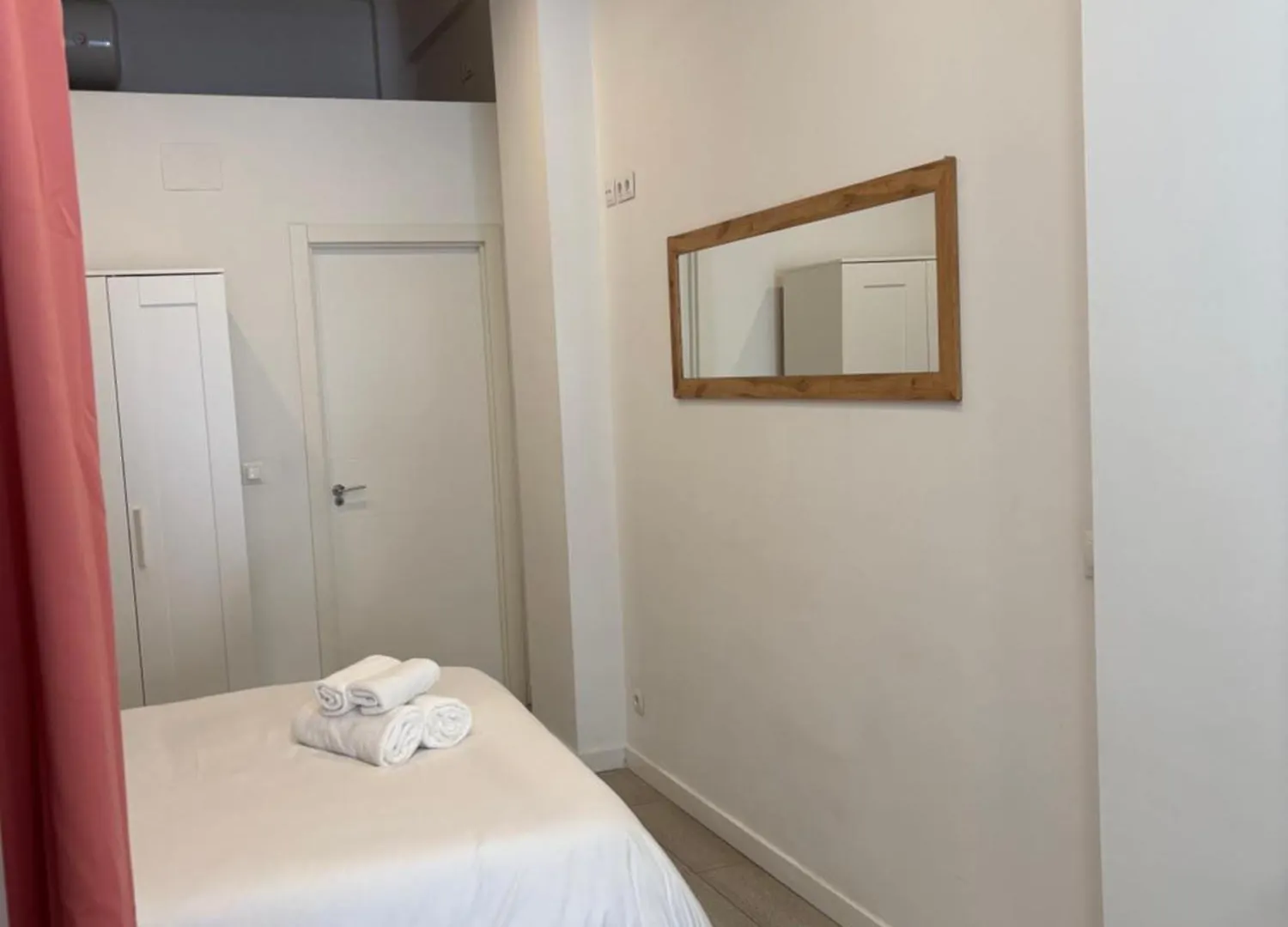 Estupendo Piso A 3 Min Estacion De Tren Maria Zambrano Y Bus Apartment Malaga